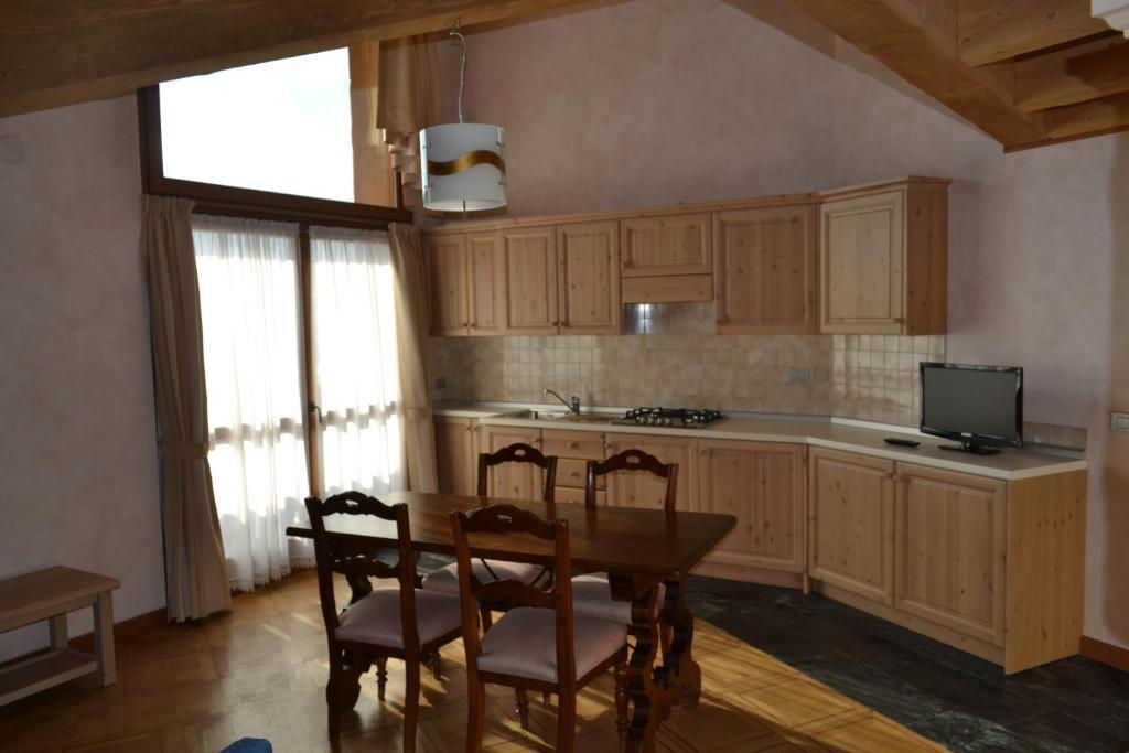 Casa Vacanza La Rocca Chiesa in Valmalenco Pokoj fotografie